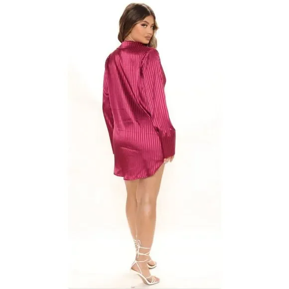 Fashion Nova Women’s XL Stripe This Way Satin Shirt Burgundy NEW - Picture 3 of 8